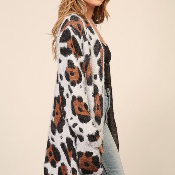 Beautiful TIMING fuzzy leopard Print Open Cardigan - Picture 3 of 12
